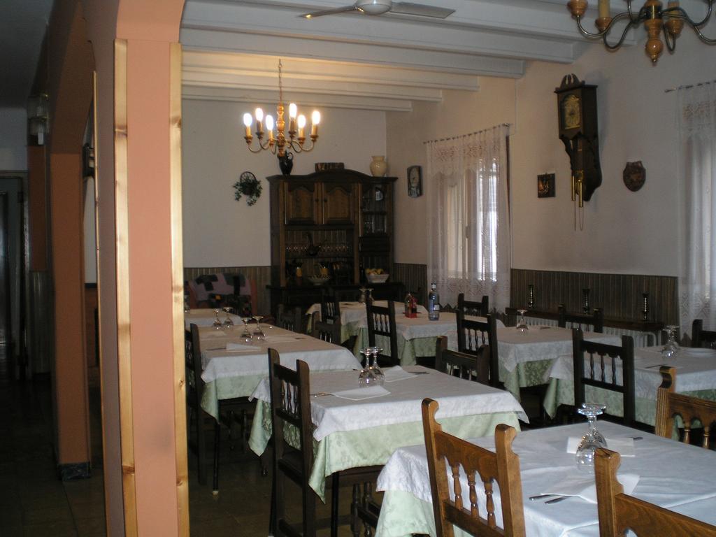 Hostal Maurin Vilaller Zewnętrze zdjęcie